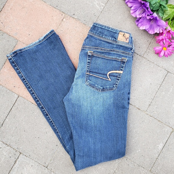 American Eagle Outfitters Denim - 6/$25 American eagle size 6 kickboot regular
